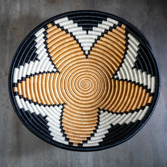 Corbeille artisanale Africaine en sisal, motif savane