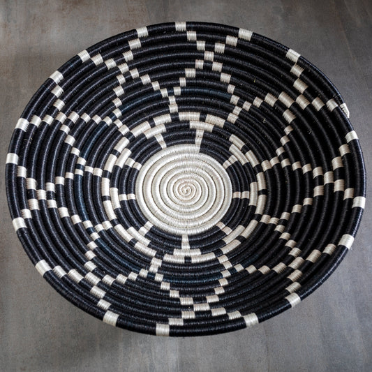 Corbeille artisanale Africaine en sisal, motif constellation