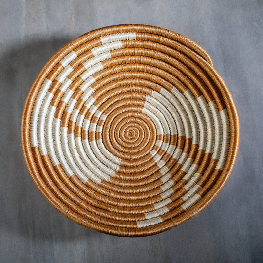 Corbeille artisanale Africaine en sisal, motif Marbré
